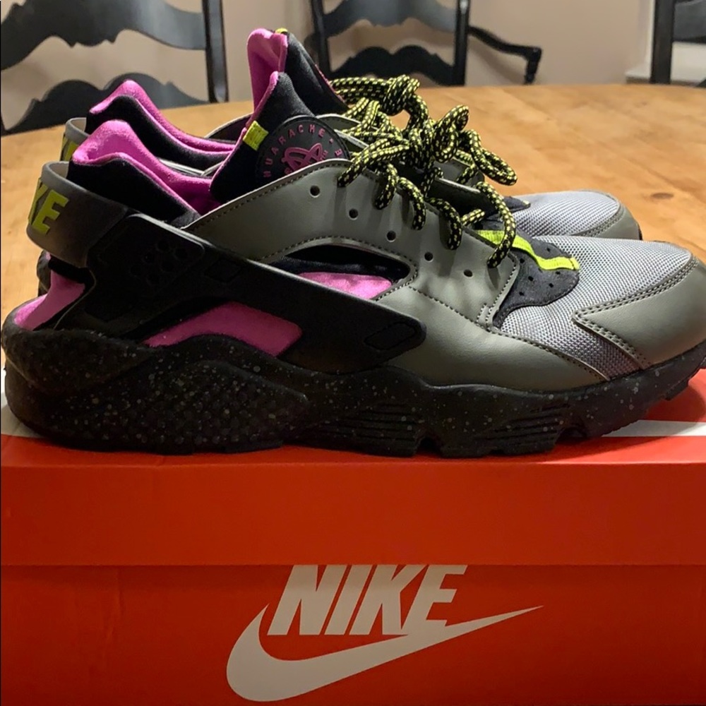 Nike Air Huarache Run SU 'River Rock Cactus'